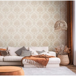 Barock Vliestapete in Weiß und Gold im Wohnzimmer. Dekorative Tapete mit Vintage Muster.