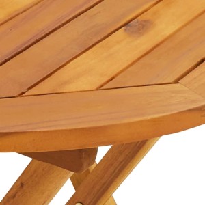 Detailansicht: Runde Tischplatte aus Akazienholz, Teil des grauen vidaXL Bistro-Sets.