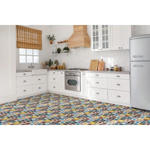 Küche mit selbstklebenden PVC Fliesen (9er Set) im orientalischen Mosaik Design als Bodenbelag.