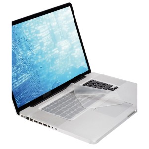 Transparente Hama Silikon Tastaturabdeckung auf einem Notebook, Zubehör für Computer.