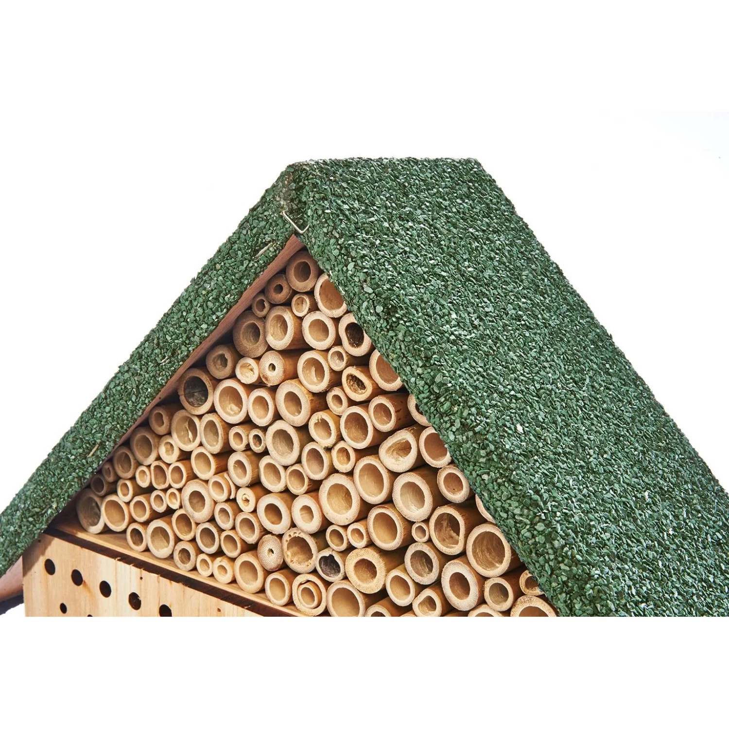 Kobolo Insektenhotel: Grünes Dach, Füllung aus Bambusröhren und Holz für Bienen und Nützlinge.