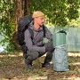 Bestway ComforTrek Luftmatratze: Camper packt selbstaufblasende Isomatte ein. Ideal für Camping & Outdoor.