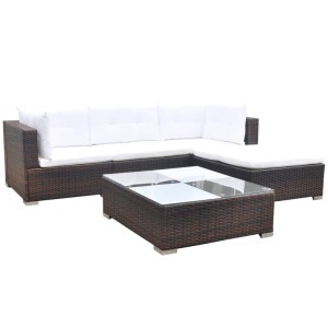 Braunes 5-tlg. vidaXL Garten Lounge Set aus Rattan mit cremeweißen Kissen und Tisch mit Glasplatte.