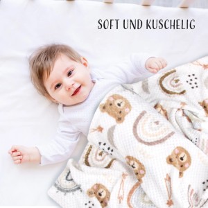 Baby unter Kuscheldecke Cashmere Dots Kids Bär mit Bären- und Regenbogenmuster.