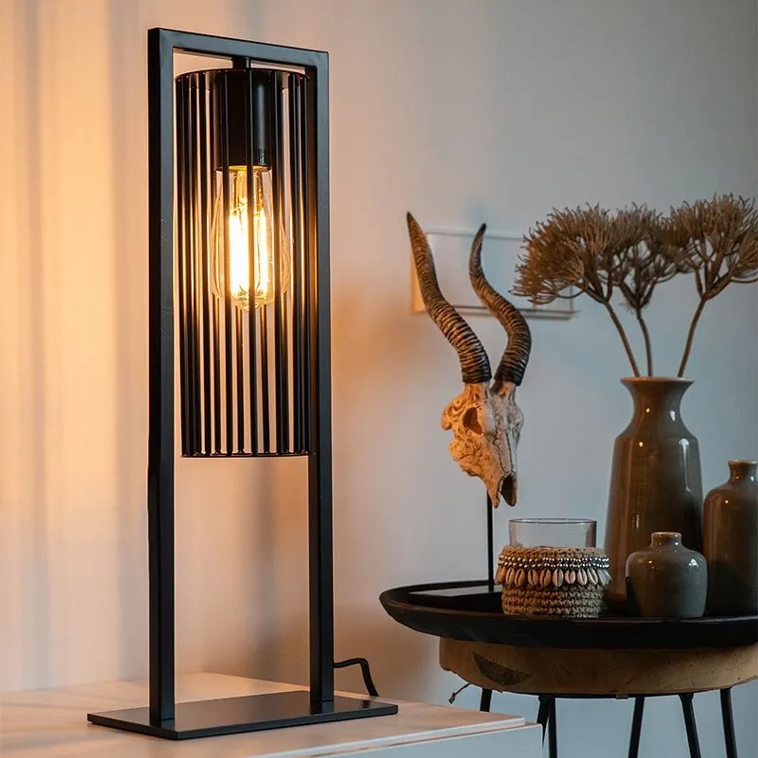 Moderne, schwarze Tischlampe Balenco Wazo von QAZQA für Innenräume.