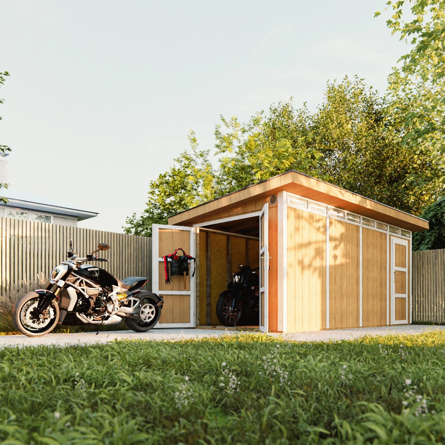 Timbela Holz-Gartenhaus M905C mit Motorrädern. Grundiertes Gartenhaus mit Flachdach und geöffneten Türen.