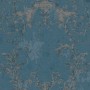 Blaue Vliestapete mit Barockmuster und leichtem Glanz, matter Hintergrund mit Struktur.