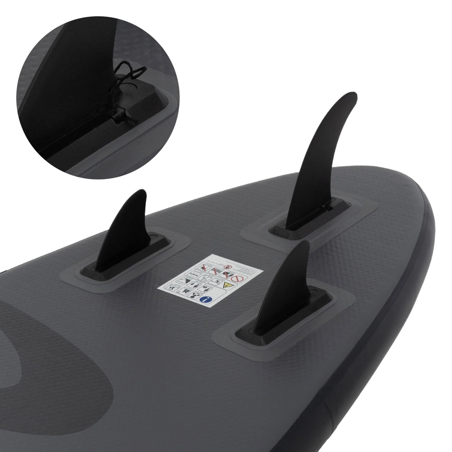 Detailansicht des schwarzen ECD Germany Stand Up Paddle Boards mit drei Finnen.