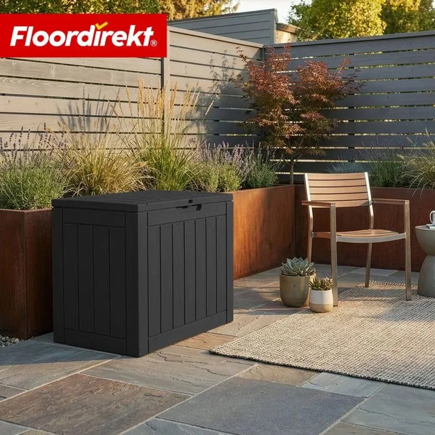 Anthrazitfarbene Floordirekt Gartenbox in Holzoptik, wetterfeste Kissenbox für Garten, Terrasse oder Balkon.