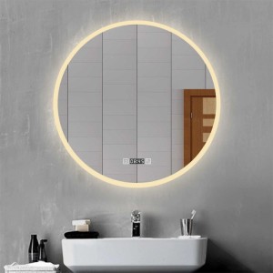 Runder Badspiegel mit LED-Beleuchtung, Uhr und Touch-Funktion im Badezimmer.