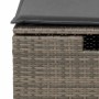 Detailaufnahme: Graue Gartenmöbel aus Polyrattan mit Kissen, Teil der vidaXL Sofagarnitur.