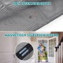 Schwarzes magnetisches Sekey Fliegengitter für Türen, Detailansicht des Netzes und Frau beim mühelosen Durchgehen.
