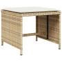 Beiger Gartenhocker aus Polyrattan mit cremefarbenem Kissen, Teil der vidaXL Garten-Essgruppe.