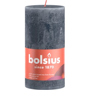 Bolsius Rustik-Kerze Shine Winter Edition in Schieferblau, 13 cm hoch. Stimmungsvolle Kerze für gemütliche Abende.