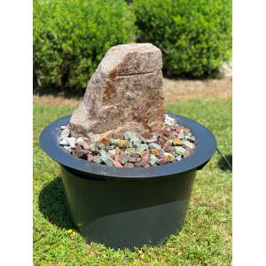 Brunnenkomplett-Set mit Granitstein und Bronze-Wasserfall im schwarzen Becken.