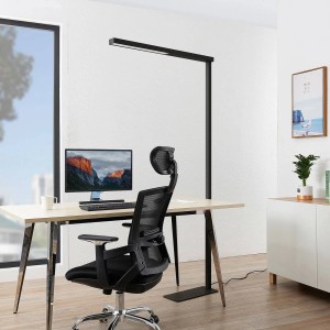 Moderne, schwarze Arcchio LED Bürostehleuchte Tamilo aus Aluminium, 2-flammig für Arbeitszimmer.