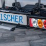 Detailansicht des Fischer Proline Evo Kupplungs-Fahrradträgers mit Rückleuchten und Kennzeichenhalter.