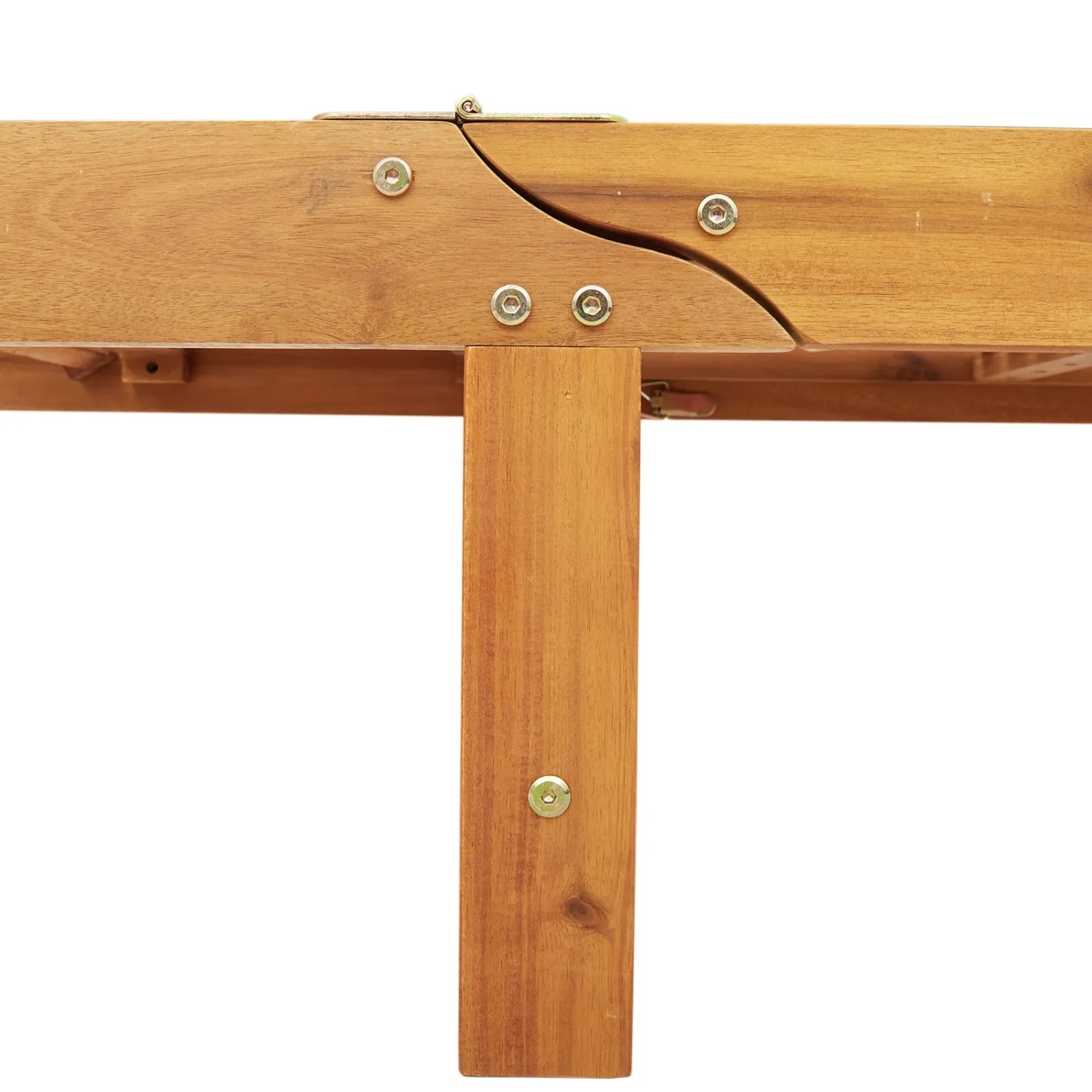 Detailansicht: Holz-Sonnenliege mit Rädern, Akazienholz, geölt. Stabile Konstruktion.