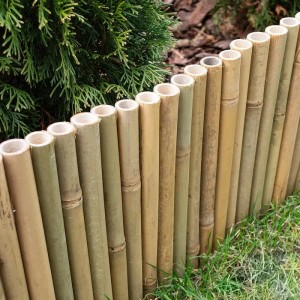 Beetumrandung aus Bambus, 20x100 cm, als Gartenzaun oder Rasenkante.