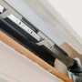Schellenberg Rollladenwelle Maxi, 60x1500mm, aus verzinktem Stahl, eingebaut im Rollladenkasten.