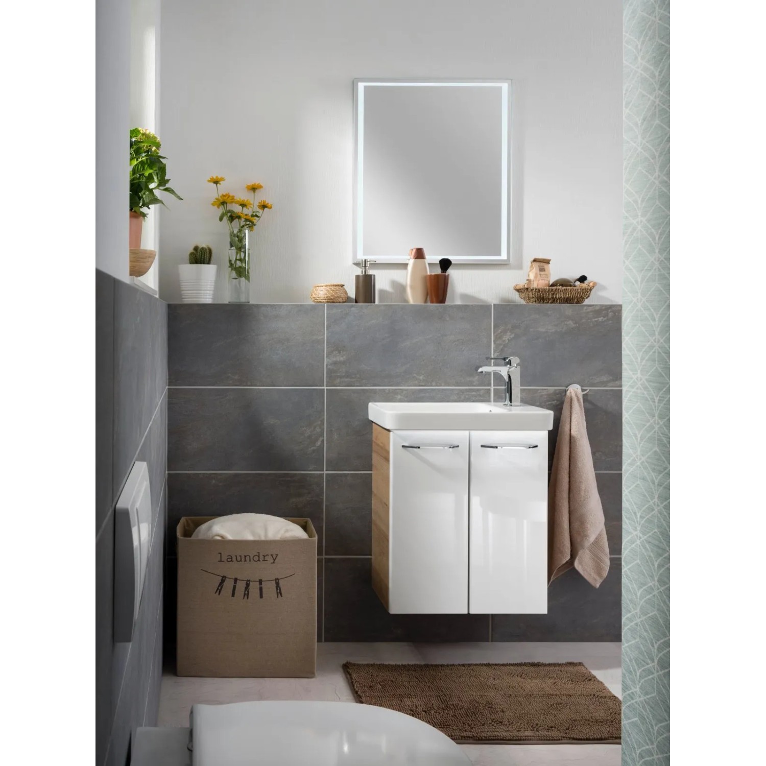 Fackelmann Keramik-Waschbecken Milano 55 cm, weiß, im modernen Gästebad.