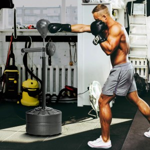 Schwarzer SPORTNOW Boxständer aus Stahl mit Kunstleder, höhenverstellbar für das Boxtraining.
