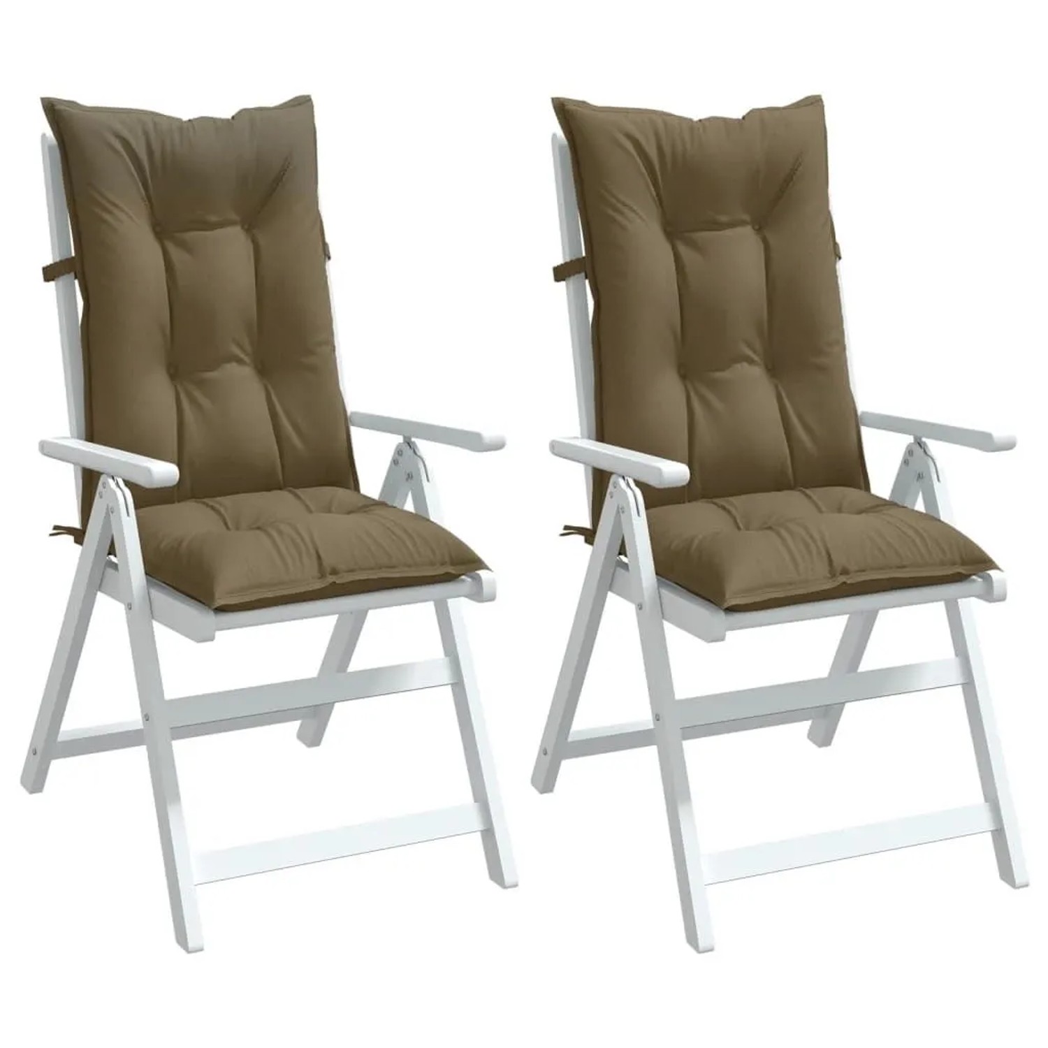 Zwei melange taupe Hochlehner-Auflagen aus Stoff auf weißen Gartenstühlen. Komfortable Sitzkissen für Gartenmöbel.