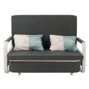 Dunkelgraues Schlafsofa (130x185cm) mit Schlaffunktion und zwei Kissen mit Aufschrift "Amore".