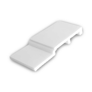 Musterstück einer weißen Eckleiste/Deckenleiste, ca. 10 cm lang.