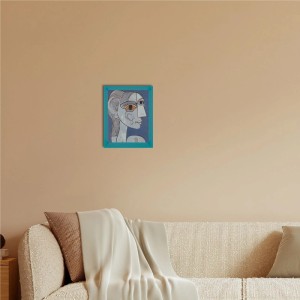 Art Universe Leinwandbild Abstract Blue Lady 23x28 cm im blauen Rahmen an beiger Wand über Sofa.