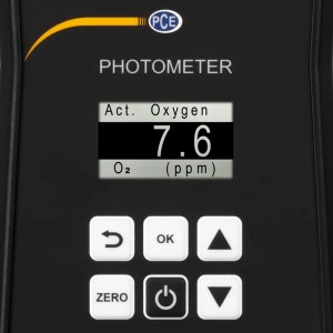 PCE Instruments Photometer CP 30: Messgerät mit Displayanzeige von Sauerstoffwerten und Bedienknöpfen.