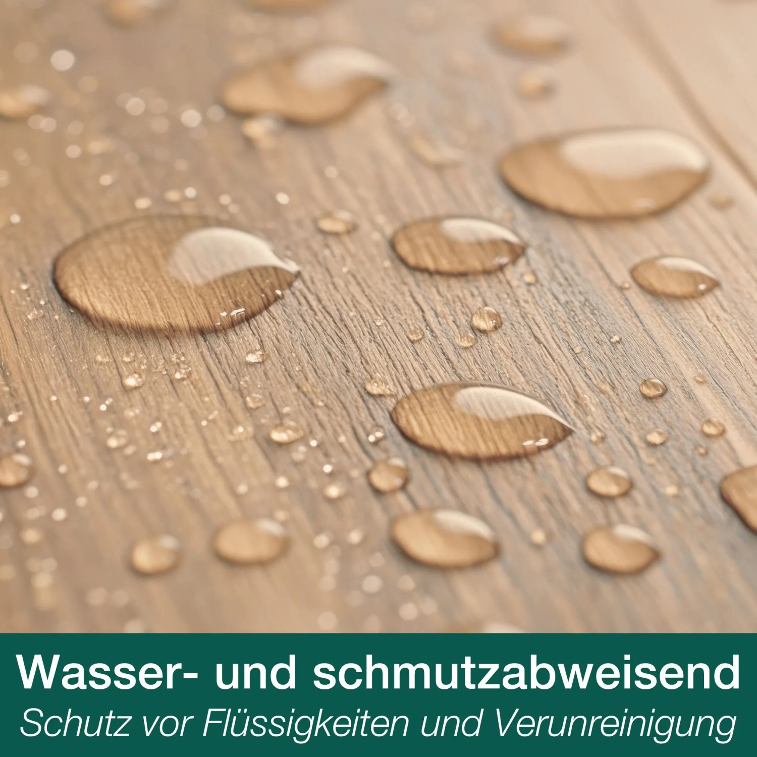 Wasserabweisender Parkettboden geölt mit Bona Home Parkett-Öl Neutral. Wassertropfen sind auf der Oberfläche zu sehen.