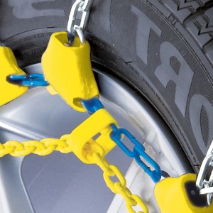 Ottinger Marathon Schneekette mit Felgenschutz (Gruppe 803) am Reifen.