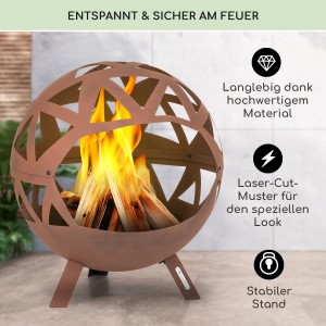 Blumfeldt Colima Feuerschale mit geometrischem Muster, Holzkohlerost und brennendem Holz.