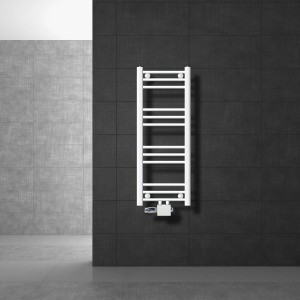 Weißer LuxeBath Badheizkörper, 300x800 mm, mit Thermostat und Eckanschluss.