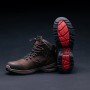 New Balance Sicherheitsstiefel Calibre S3L in Schoko, Größe 40, mit roter Sohle.