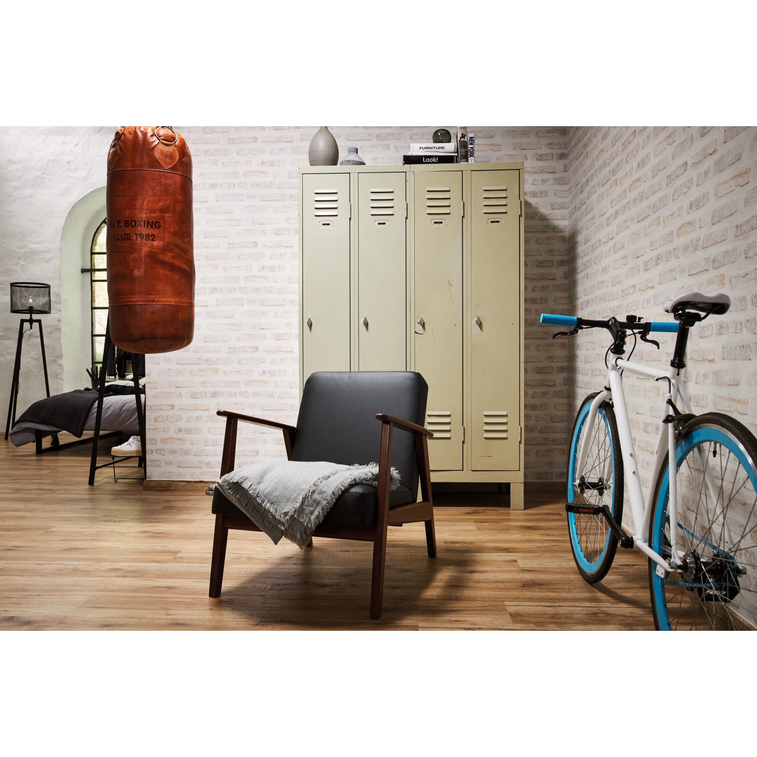 Raum mit A.S. Création Vliestapete New Walls Sandstein Creme, Steinoptik.