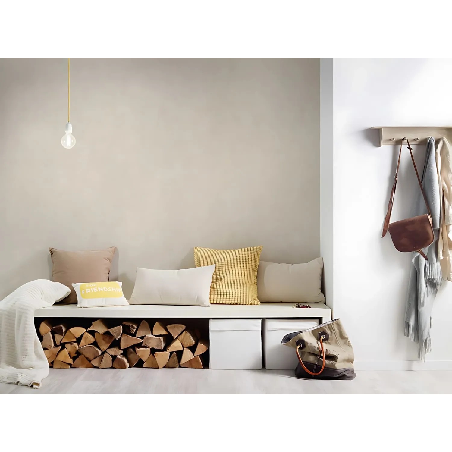 Wohnraum mit PROFHOME Tapete Uni Matt Creme. Dekorative, matte Vliestapete in Creme.