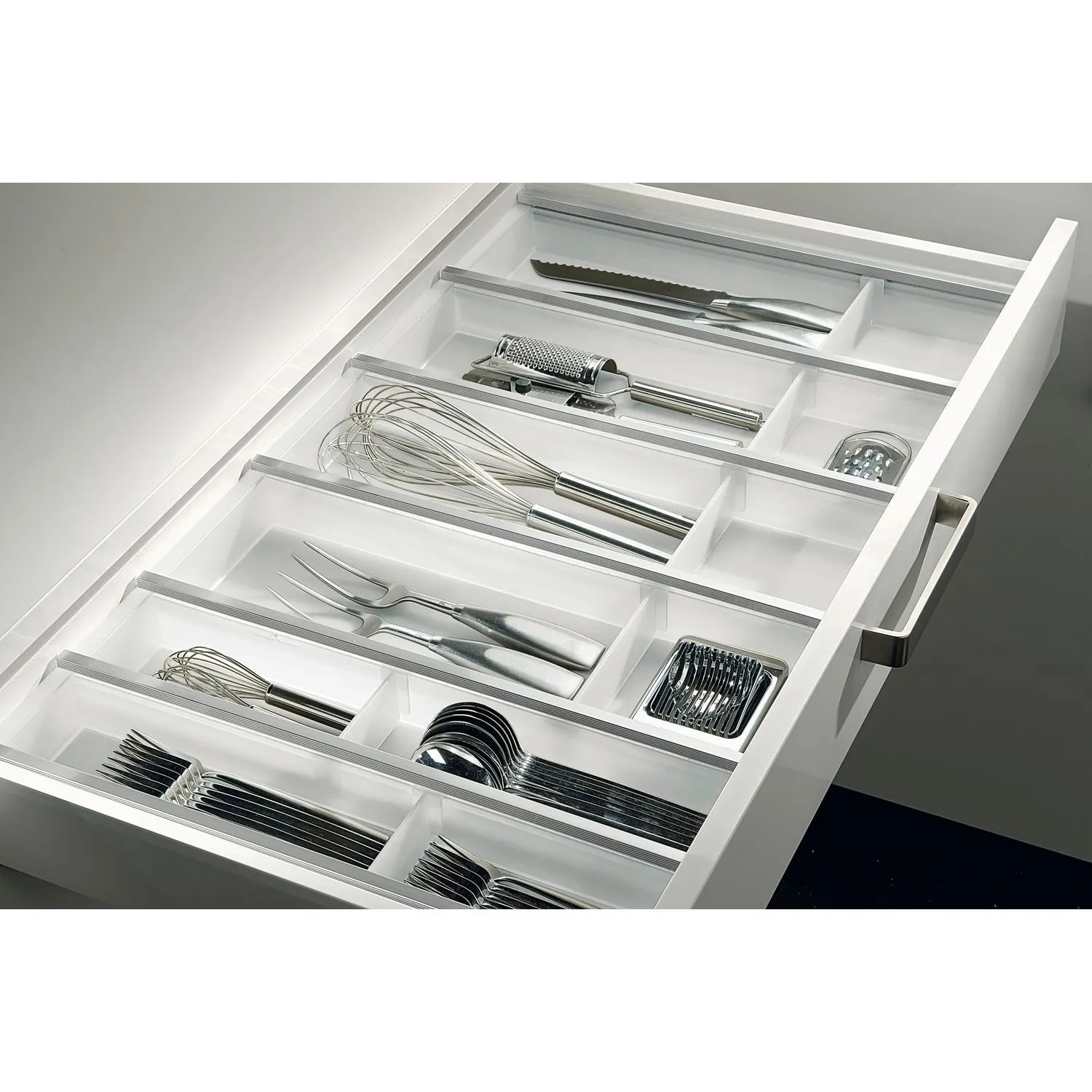 Ninka Cuisio Besteckeinsatz in Weiß für Tandembox, aus Kunststoff und Aluminium, ordnet Besteck und Küchenutensilien in Schublade.