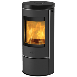 Schwarzer Fireplace Rondale Kaminofen (5 kW) mit Keramikverkleidung und brennendem Holz.