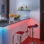 YourLED Lights and Sound Set: RGB LED-Streifen unter Bar mit Musiksteuerung für stimmungsvolle Beleuchtung.