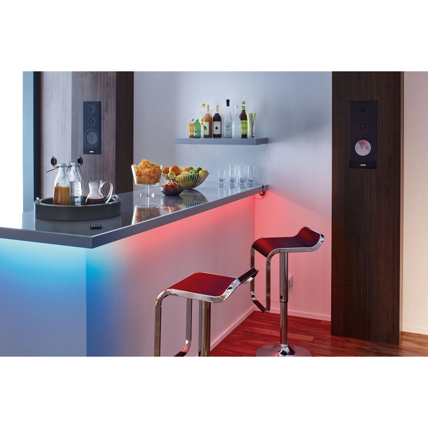 YourLED Lights and Sound Set: RGB LED-Streifen unter Bar mit Musiksteuerung für stimmungsvolle Beleuchtung.