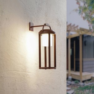 Moderne, dimmbare LED Solar-Wandleuchte Tilena in Schwarz aus Aluminium für den Außenbereich.