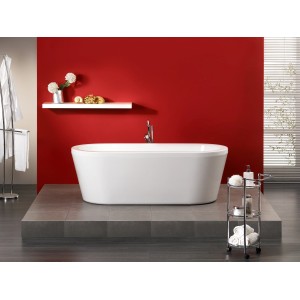 Freistehende, weiße Ottofond Whirlpool-Badewanne Flora Komfort-Silentsystem (179,5x80cm) im modernen Badezimmer.