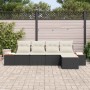 Schwarzes 5-teiliges Garten-Sofa-Set aus Poly Rattan mit Kissen.