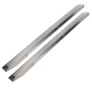 2 graue TRUTZHOLM Alu Auffahrrampen, 250 cm lang, Traglast 1000 kg, Zubehör für Autoanhänger.