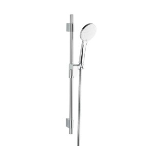 Glänzende Chrom Duschstange mit Handbrause und Brauseschlauch für die Wandmontage im Bad.