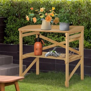 Outsunny Pflanztisch aus hellem Tannenholz mit zwei Ablagen im Garten. Stabiler Gartentisch für Pflanzen.