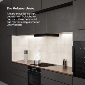 Schwarzes Klarstein Velaire Induktionskochfeld 60 cm in moderner Küche mit Topf.