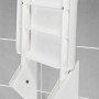 Wenko Duschklappsitz Secura Weiß, hochgeklappt an grauer Wand.